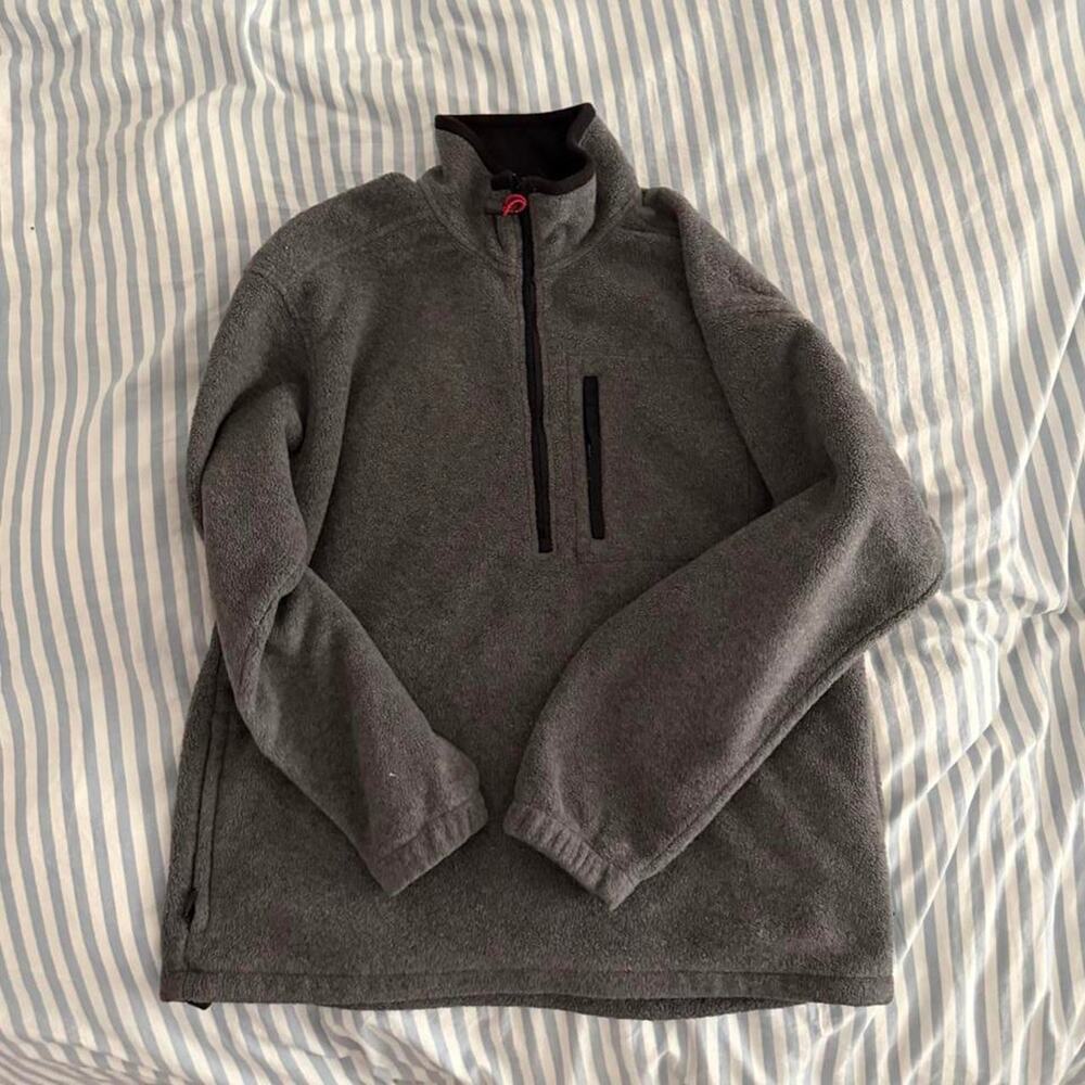 Eddie bauer gray thick quarter